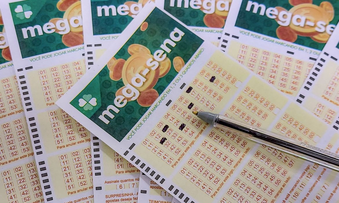 Mega-Sena também paga prêmios para quina e quadra