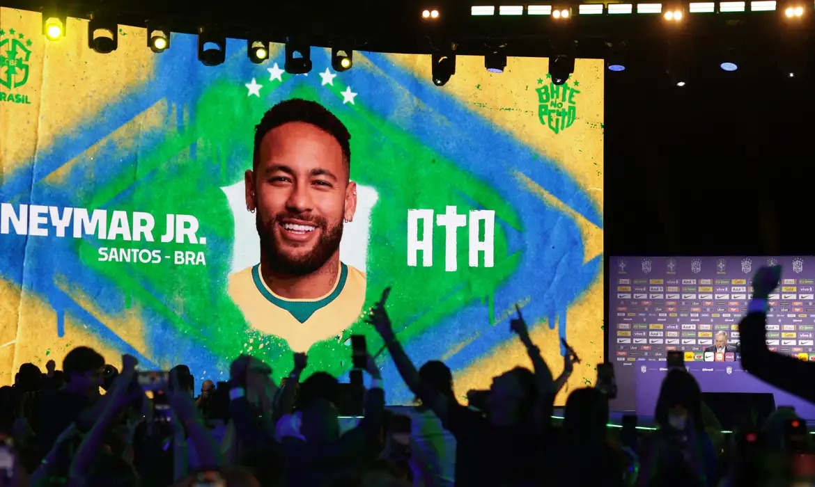 Brasil monitora recuperação do atacante