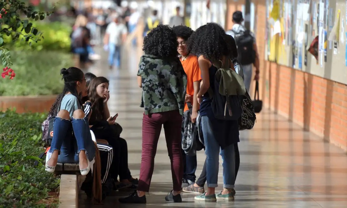 Raízes Comex fortalece formação profissional
