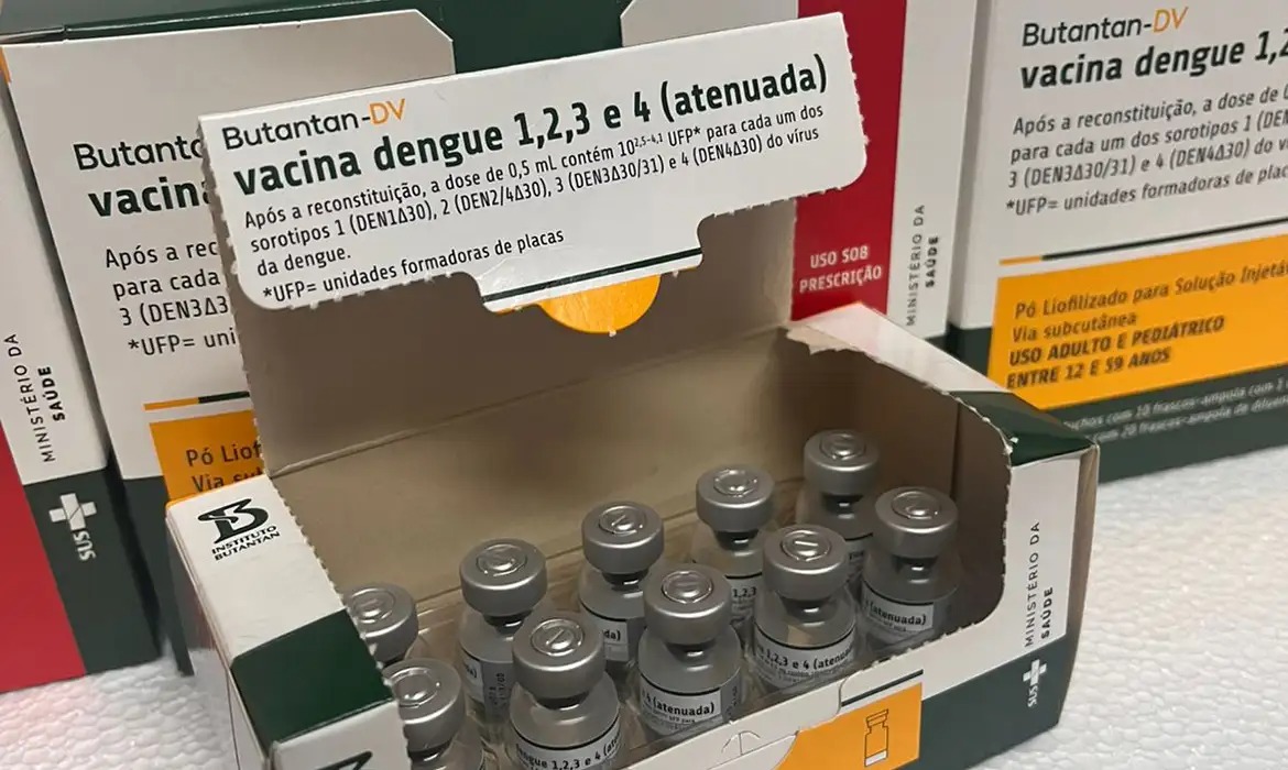 Monitoramento de vacinas é rotina no Programa Nacional de Imunizações