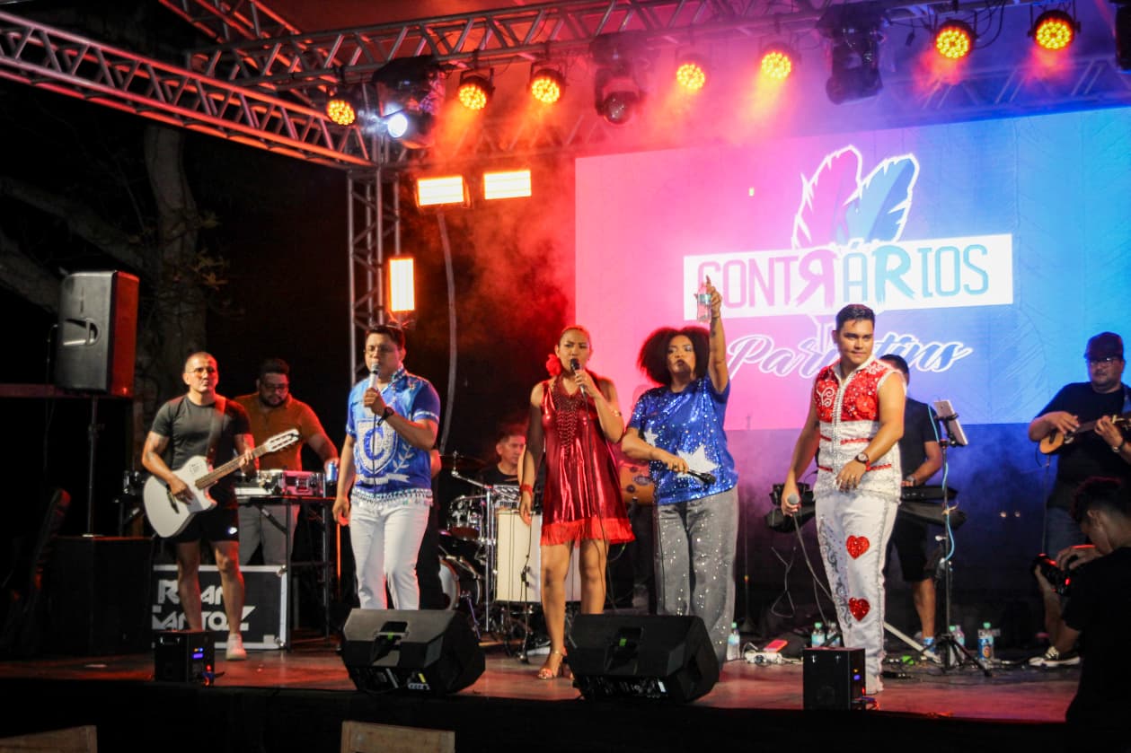 Noite cultural une samba e toada