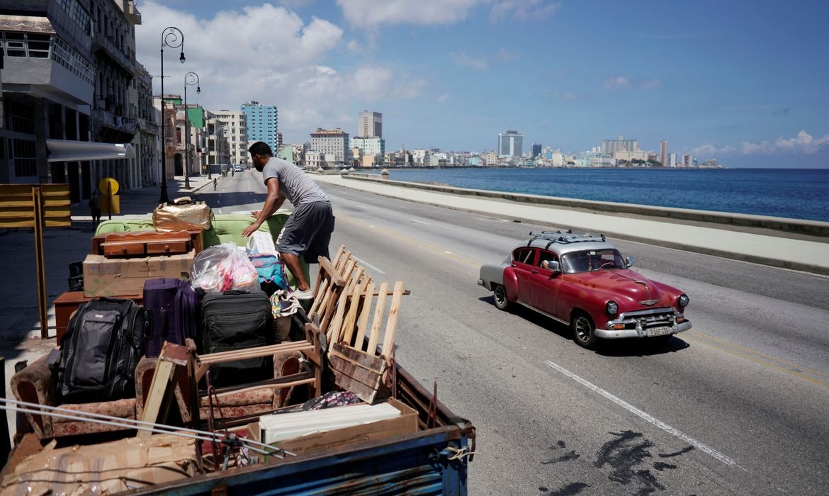 Cuba reage ao bloqueio com reformas