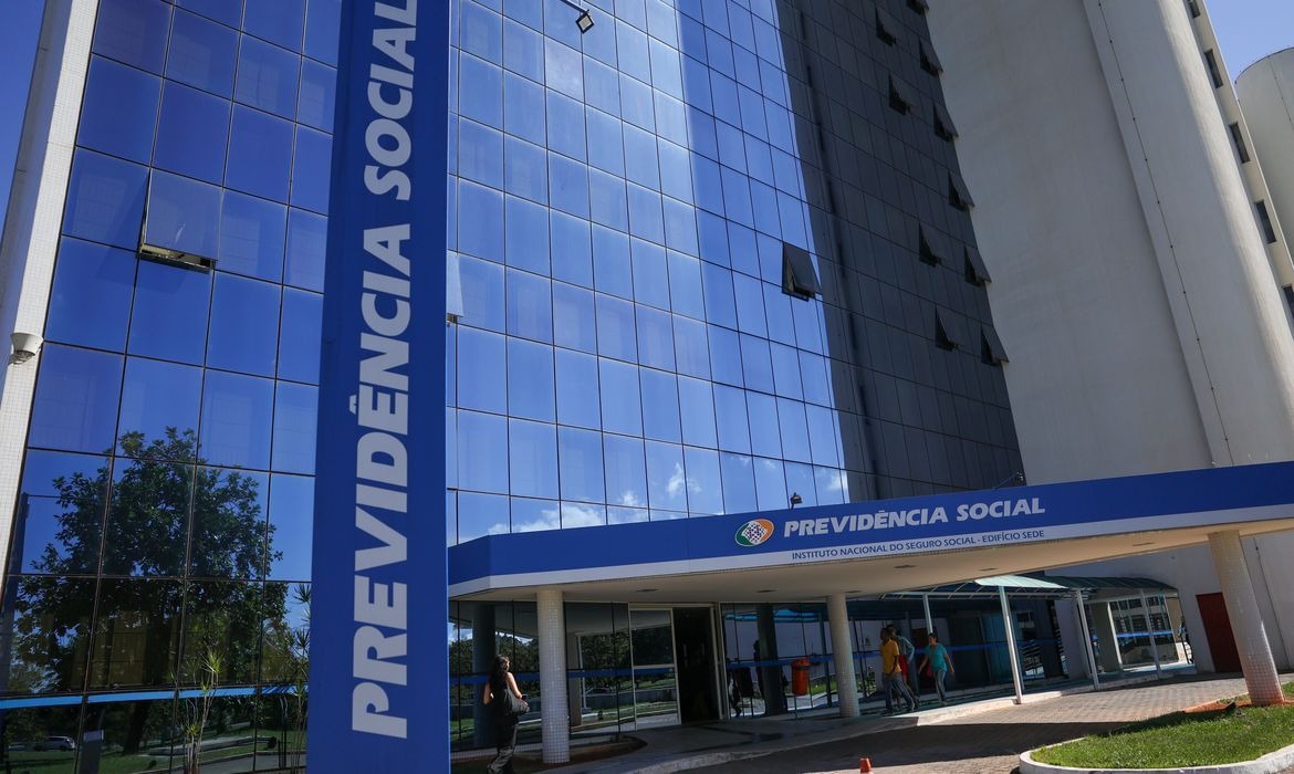 Modernização impulsiona redução da fila do INSS