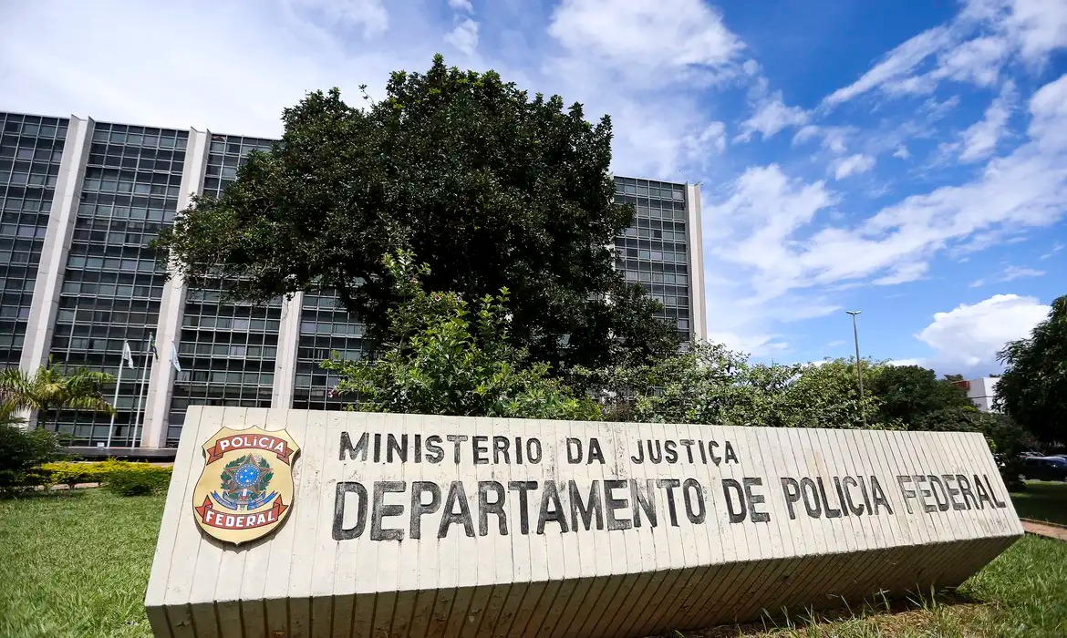PF investiga interferência na atividade jornalística