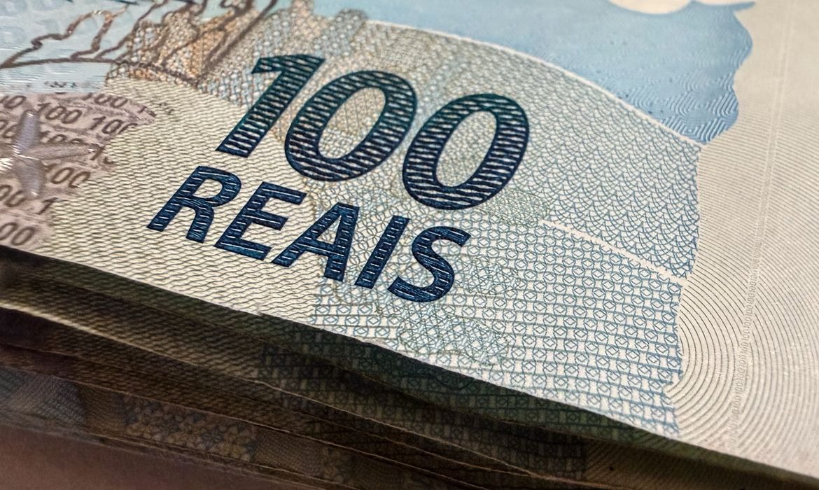 Abono salarial impulsiona economia em 2026
