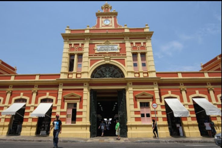 Mercado Adolpho Lisboa é símbolo histórico de Manaus