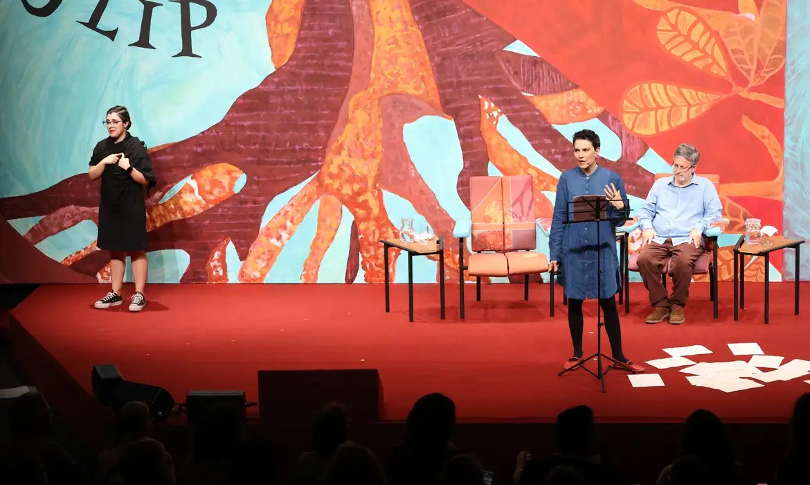 Flip celebra a permanência da poesia de Orides Fontela