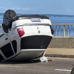 Ponte Rio Negro registra colisão com capotamento
