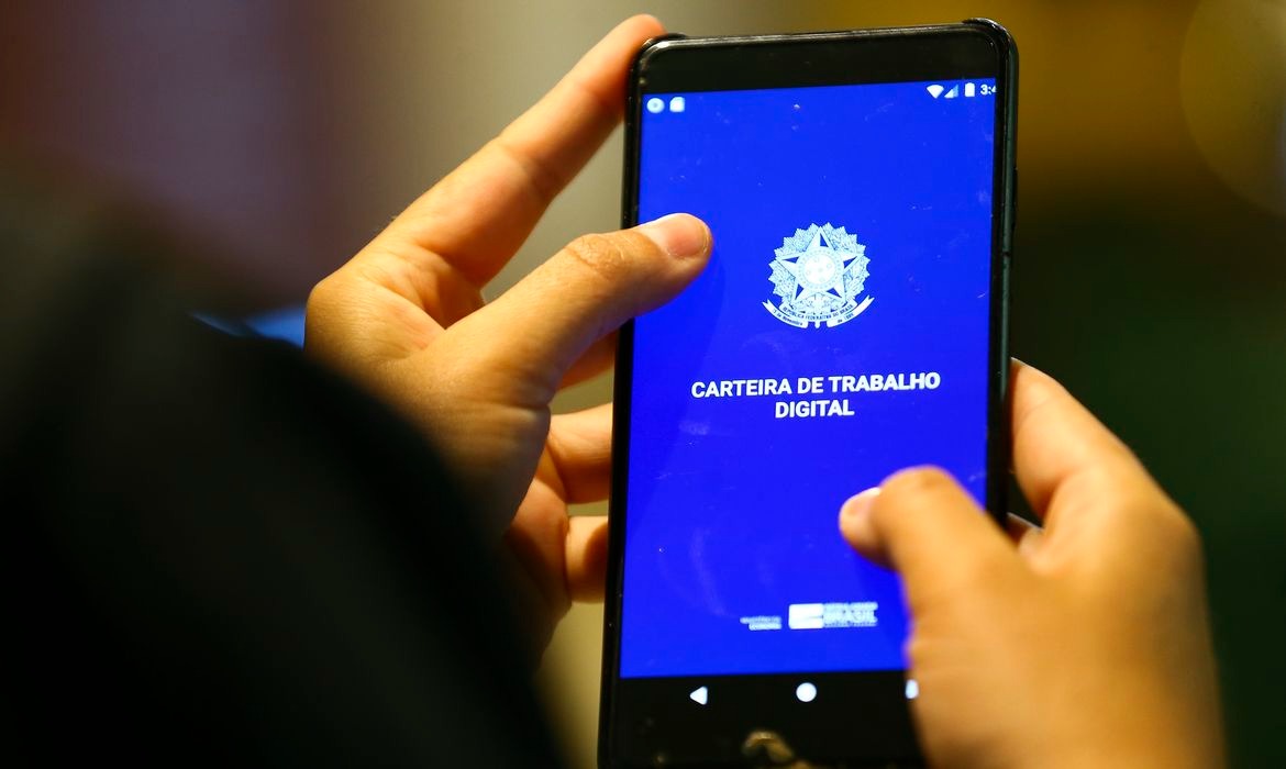 IBGE registra menor desemprego no 2º trimestre