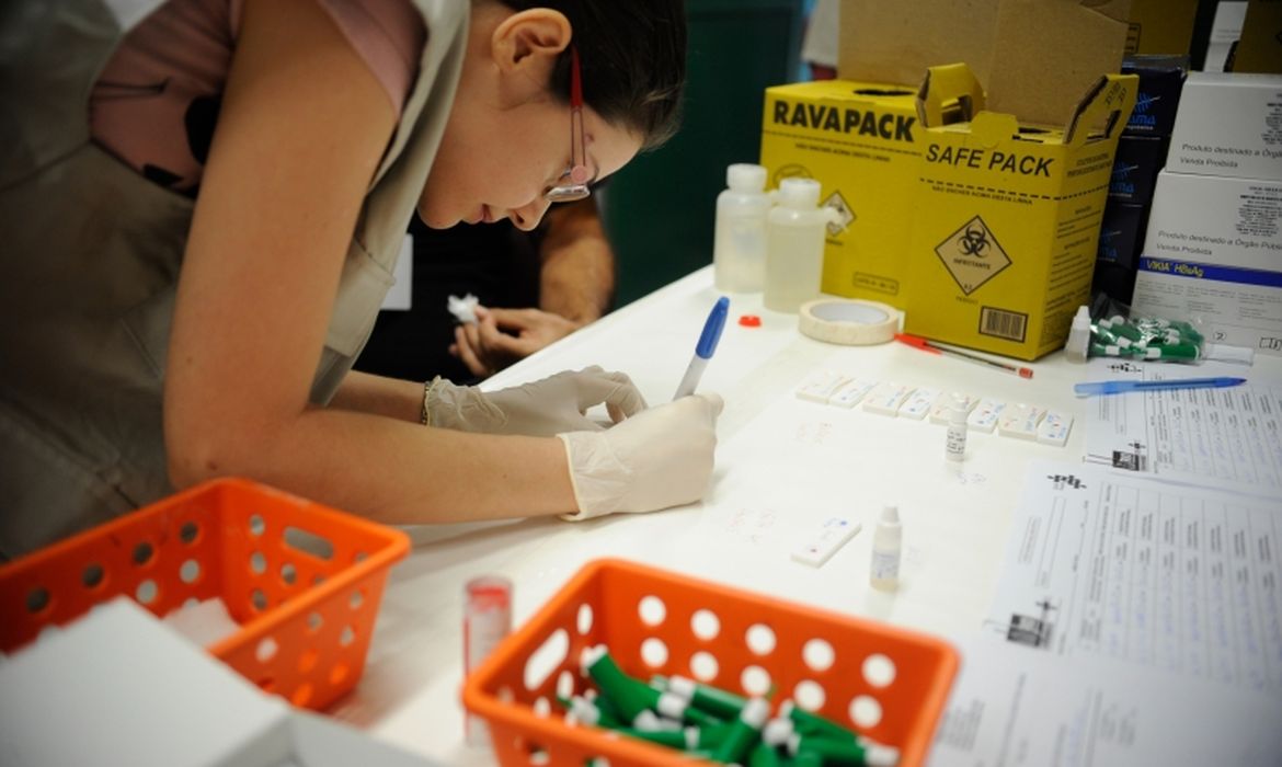 Estudo aponta alta prevalência de hepatite C em grupo vulnerável