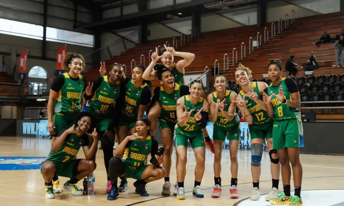 Brasil começa novo ciclo com vitória no basquete feminino