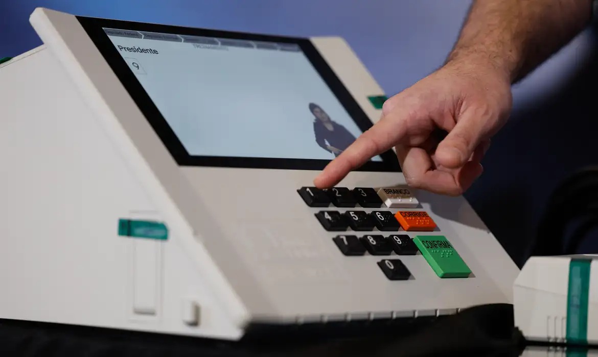 Segurança das urnas eletrônicas é feita por etapas
