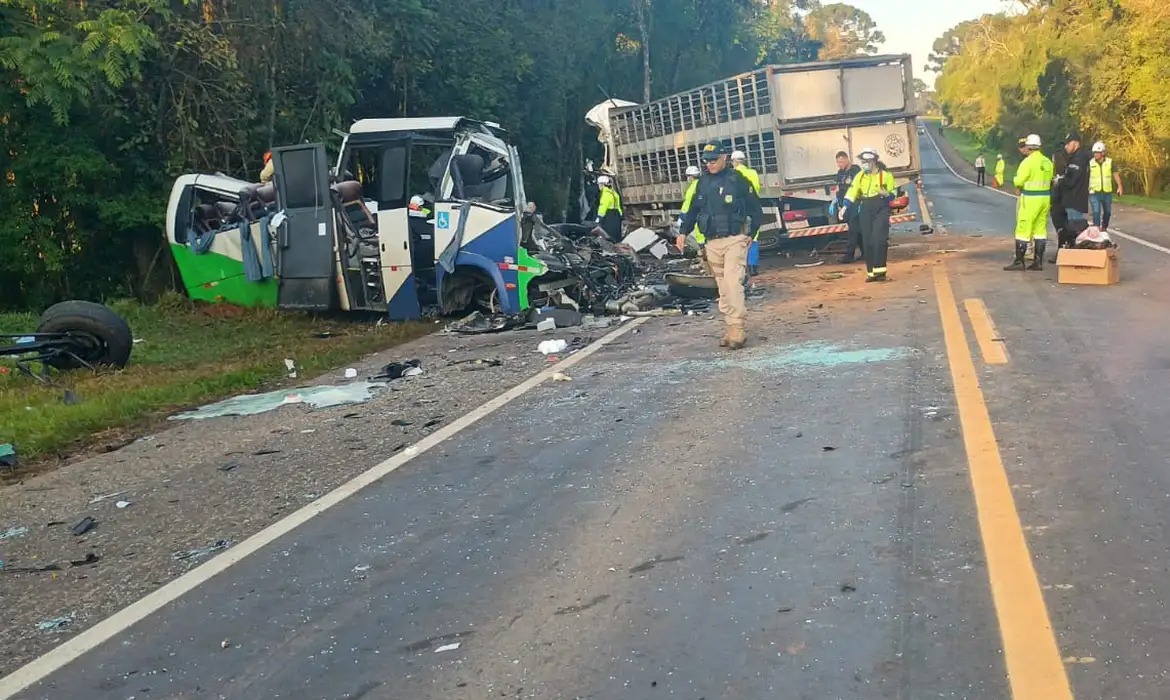 Acidente grave provoca interdição da BR-373