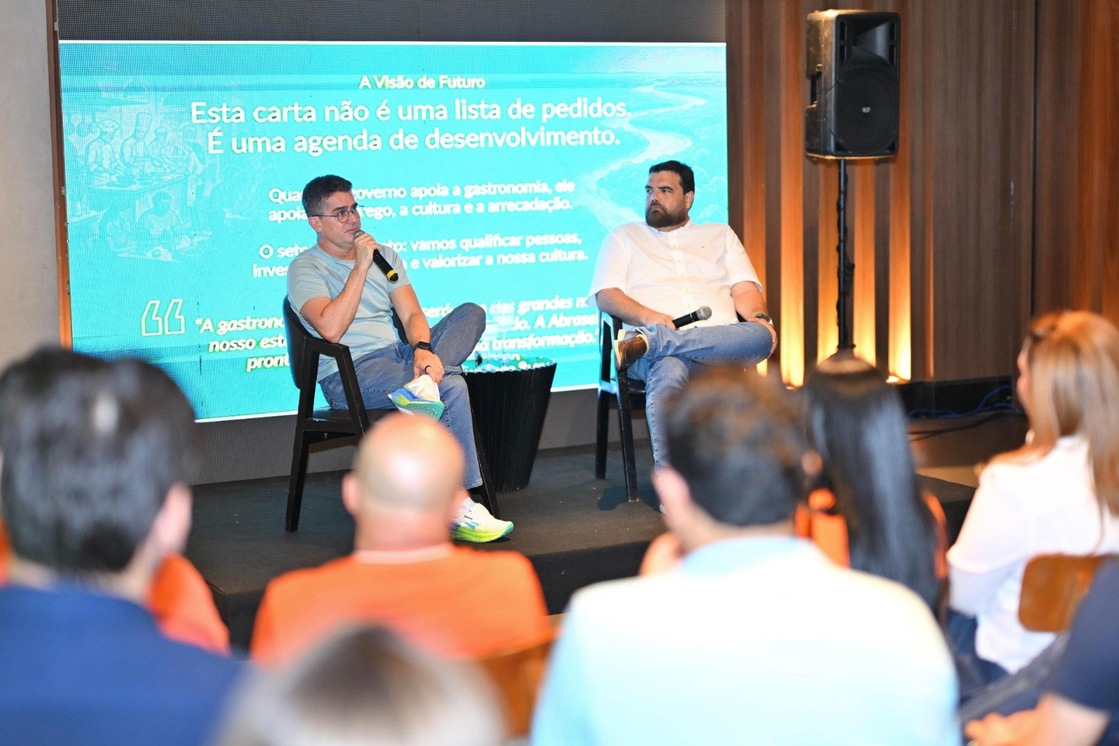 David Almeida propõe investimentos para bares e restaurantes