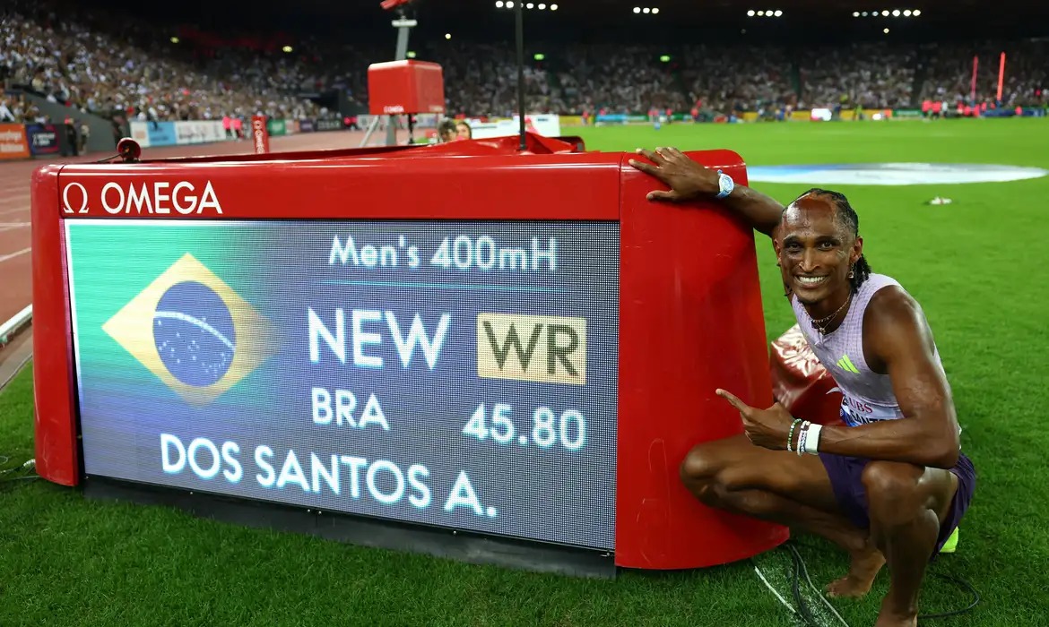 Alison dos Santos faz história na Diamond League