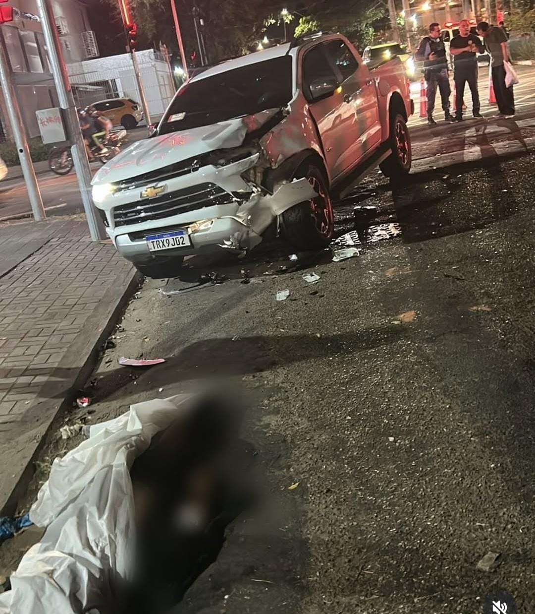 Veículo descaracterizado da SSP-AM se envolve em acidente