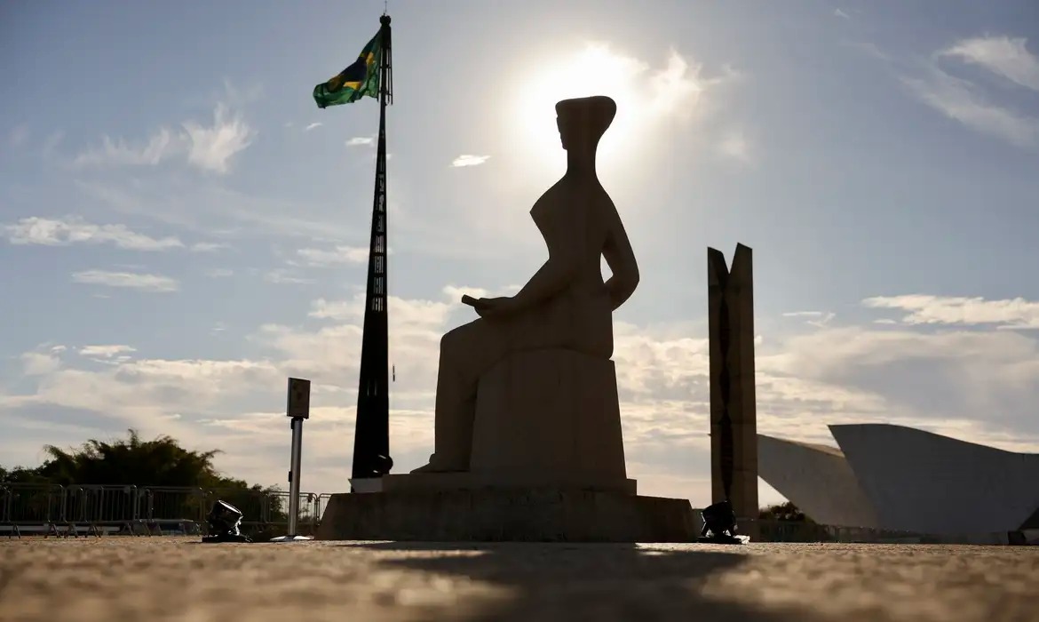 Linguagem jurídica dificulta acesso à Justiça
