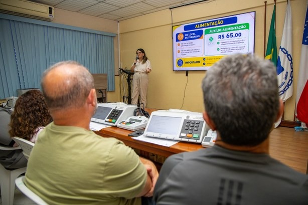 TRE-AM combina treinamento presencial e online para mesários
