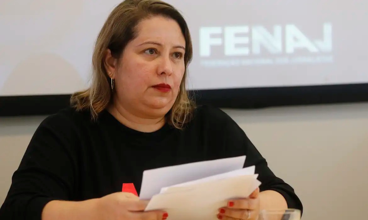 Eleições 2026: Fenaj defende jornalismo que compare propostas dos candidatos