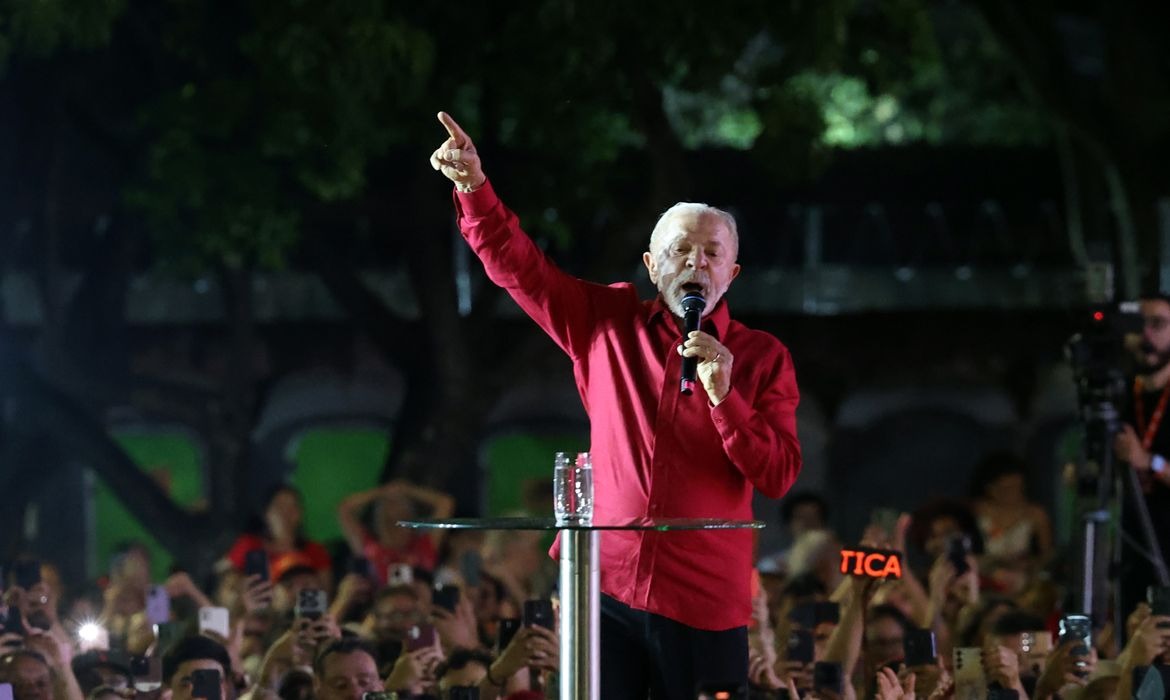 Lula quer ampliar institutos federais em eventual novo mandato