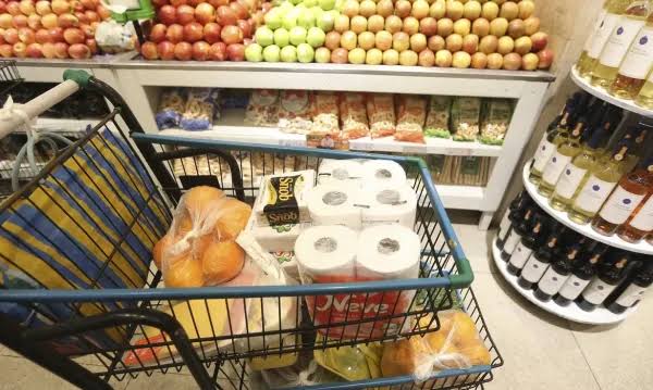 Manaus registra redução de 4,55% no custo da cesta